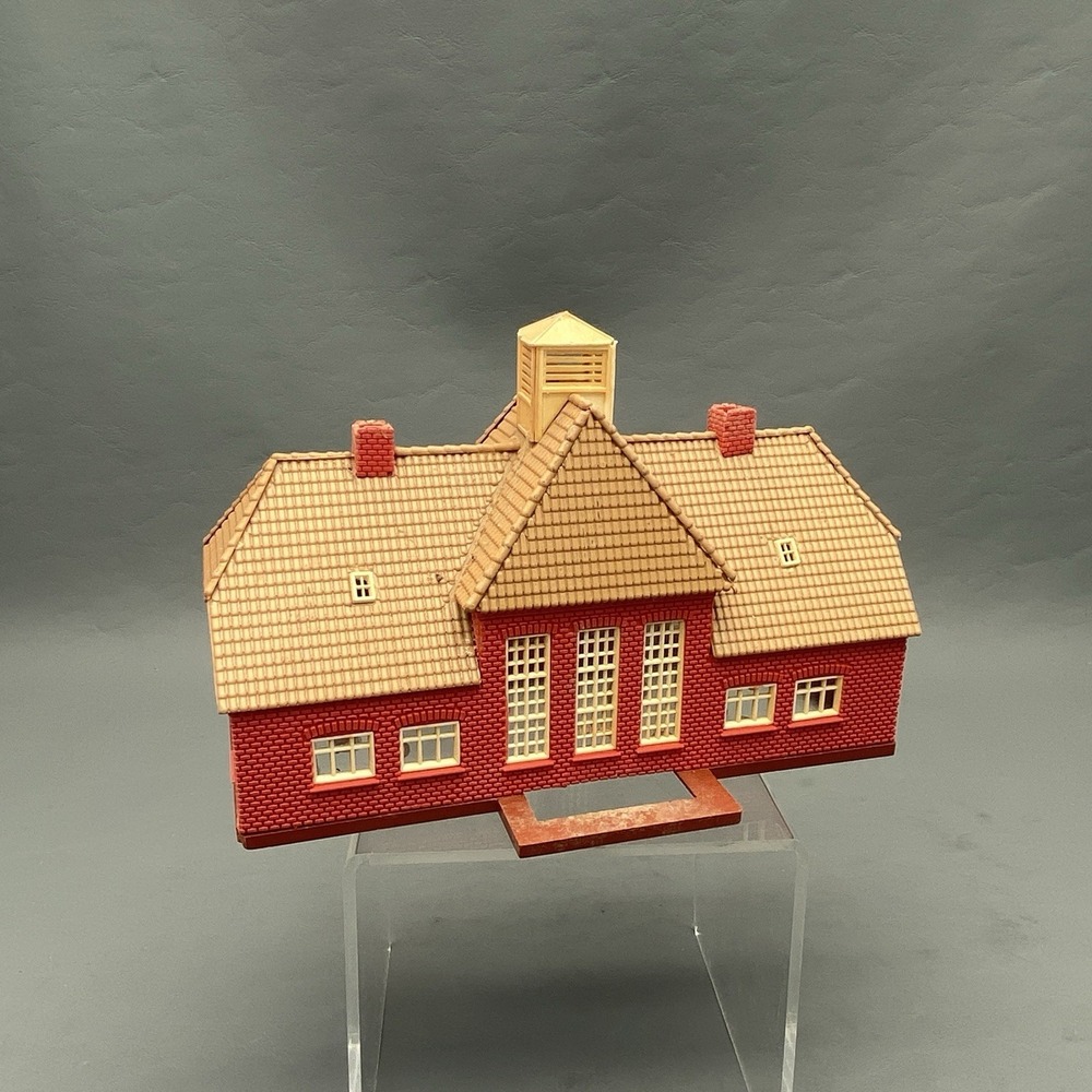 Heljan HO Scale Old Dairy Farm Plant Building Assembled Built Model Train